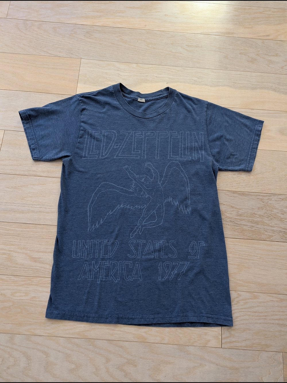 Graphic Tee in Heather Navy